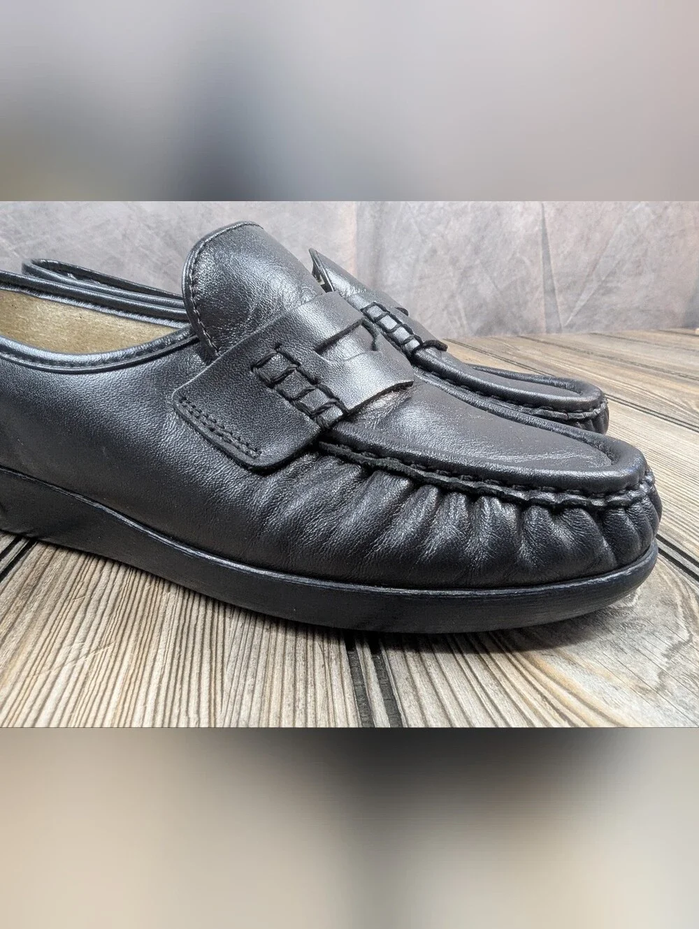 SAS Women's Classic Navy Blue Leather Penny Loafers Comfort Shoes Size 7.5 M USA